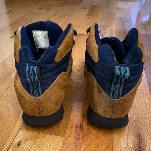 Vintage 1990’s Nike Hiking Shoes - Picture 4 of 7